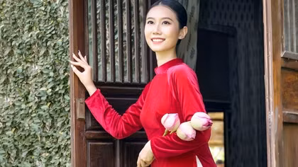 Hà Phương đại diện Việt Nam tham dự Hoa hậu Sinh viên Thế giới