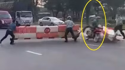 Thiết lập barie trên đường đón lõng bắt 2 đối tượng cướp giật