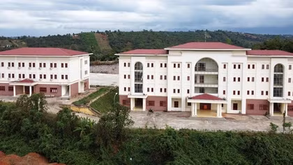Công trình tiền tỷ xây dựng rồi bỏ hoang