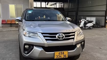 Công an làm việc với tài xế taxi văng tục, chửi mắng du khách