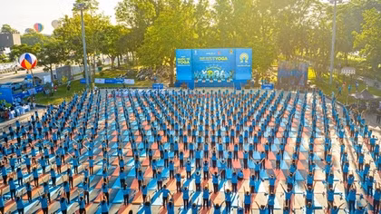 Đồng diễn Yoga tại Nghênh Lương Đình, TP Huế