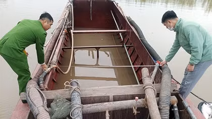 Tạm giữ đối tượng chống đối, đẩy ngã 3 CSGT đường thủy xuống sông