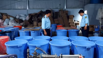 Phát hiện xưởng sản xuất dầu gội giả lớn nhất từ trước đến nay