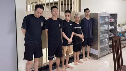 Quán bar bắt giữ khách vì không trả hóa đơn 25 triệu đồng