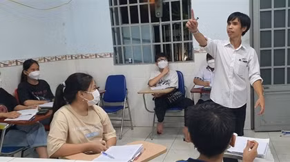 Lớp học đặc biệt của người thầy công nhân