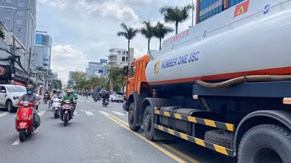 Sở GTVT Hà Nội lên tiếng trước thông tin xe chở xăng dầu không được cấp phép vào nội đô ban ngày