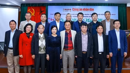 Cuộc gặp mặt ấm áp, nghĩa tình