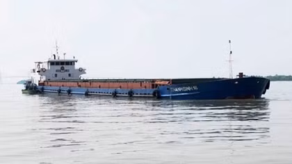 Va phải tàu hàng, 2 ngư dân mất tích trên biển