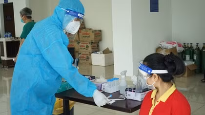 Hướng dẫn F0 điều trị tại nhà tự theo dõi sức khỏe 2 lần/ngày