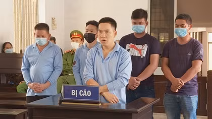 3 anh em ruột lãnh án vì mâu thuẫn trên bàn chơi bida
