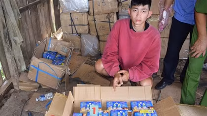 Hơn nửa tấn pháo giấu trong ngôi nhà gỗ bỏ hoang