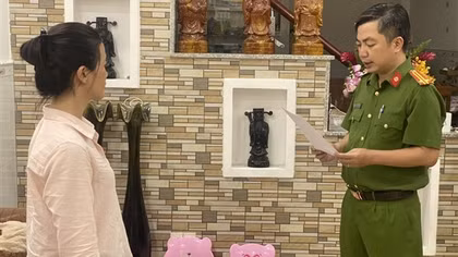 Khởi tố 3 trợ lý của bà Nguyễn Phương Hằng