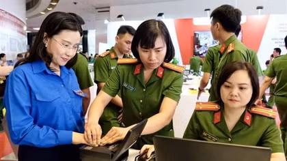 Ứng dụng công nghệ hiện đại vào cải cách thủ tục hành chính (Bài 1)