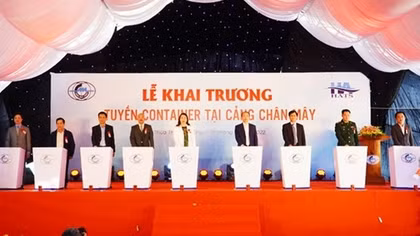 Khai trương tuyến dịch vụ vận tải container nội địa đầu tiên đến Cảng Chân Mây