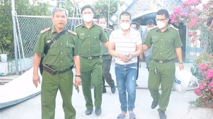 Vác súng đi đòi nợ rồi dạt ra đảo “né sóng”