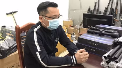 Phát hiện hơn 500 linh kiện lắp ráp súng và 80 hộp đạn chì