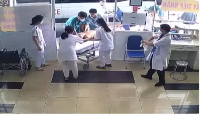 Kịp thời cứu người đàn ông bị hóc bánh Trung thu nguy kịch
