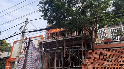 Một phụ nữ bị điện giật bỏng nặng khi đang làm nhà