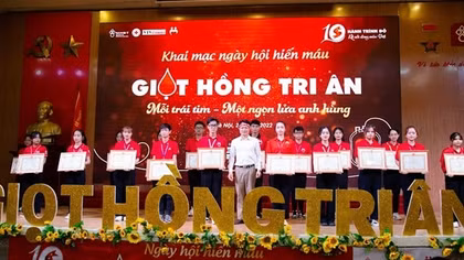 Khai mạc ngày hội hiến máu “Giọt hồng tri ân” lần thứ XII