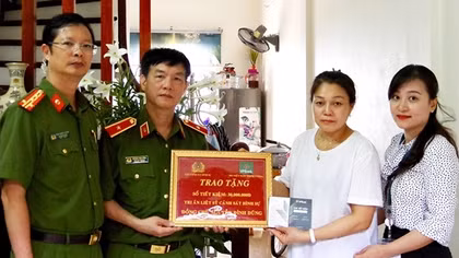 Hy sinh xương máu để giữ gìn cuộc sống bình yên của nhân dân