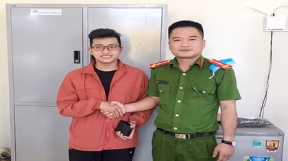 Thượng uý Công an tìm, trả lại tài sản cho người đánh rơi