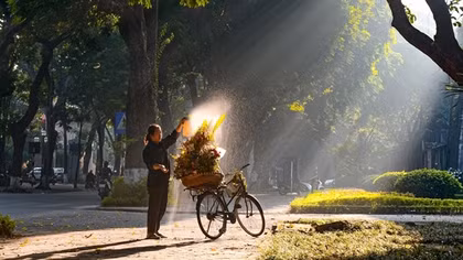 Miền Bắc tăng nhiệt nhẹ, Trung Bộ mưa to