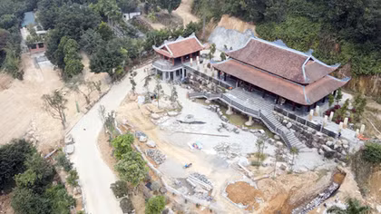Phá rừng làm “biệt phủ” ở Thung Mây (bài 1)