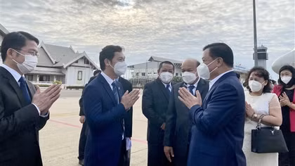 Bí thư Thành ủy Hà Nội Đinh Tiến Dũng thăm và làm việc tại Lào