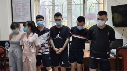 Bắt quả tang 8 đối tượng mở tiệc ma tuý "bay lắc" trong căn hộ chung cư