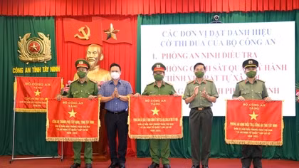 Công an Tây Ninh đấu tranh hiệu quả với tội phạm và phòng, chống dịch bệnh