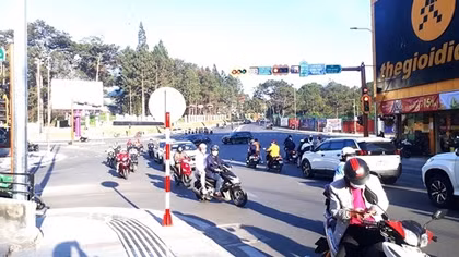 Đà Lạt lắp đặt thêm nhiều hệ thống đèn xanh, đỏ