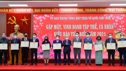 Ủy ban Trung ương Mặt trận Tổ quốc Việt Nam gặp gỡ kiều bào tiêu biểu