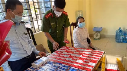 Loạn thị trường thuốc, vật tư điều trị COVID-19