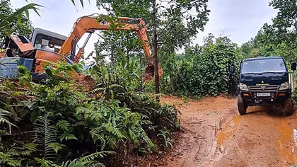 Công an xã bắt quả tang vụ khai thác vàng trái phép quy mô lớn