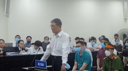 Yêu cầu làm rõ sai phạm của cựu Phó Cục trưởng Cục Quản lý Dược Nguyễn Việt Hùng
