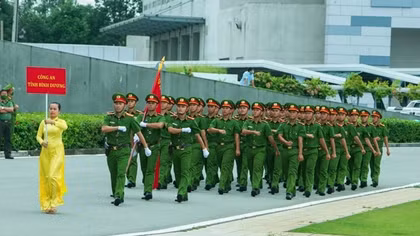 Bảng thi số 7 khai mạc Hội thi điều lệnh, bắn súng, võ thuật