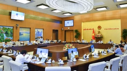 Làm rõ việc ban hành văn bản "có cài cắm lợi ích gì không"?