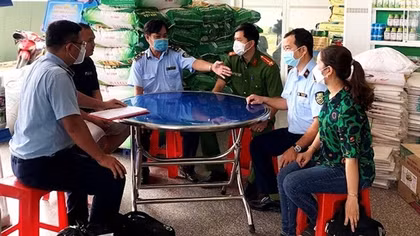 Nhộn nhạo phân bón giả ở miền Tây Nam Bộ