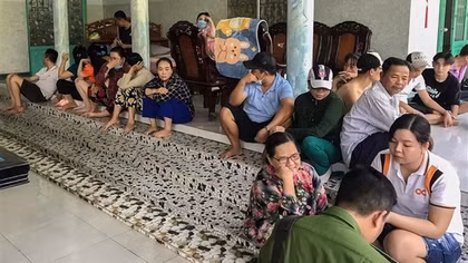 Chốt cửa nhà để mở sới bạc quy mô lớn