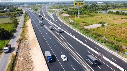 Hồi đáp về đề xuất xây 3 trạm dừng nghỉ trên cao tốc dài nhất miền Tây