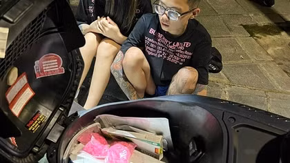 141 hóa trang bắt nữ “tomboy” mang gần 400 viên ma túy