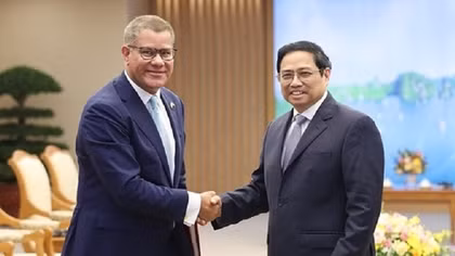 Thủ tướng Phạm Minh Chính tiếp Chủ tịch COP26 Alok Kumar Sharma