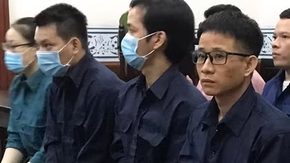 Hơn 90 năm tù cho băng nhóm tàng trữ và lưu hành tiền giả