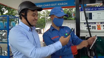 Mua xăng, nhận tiền khi thanh toán qua VNPT Money
