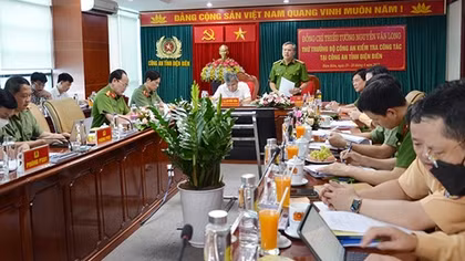 Thứ trưởng Nguyễn Văn Long kiểm tra công tác tại Công an tỉnh Điện Biên