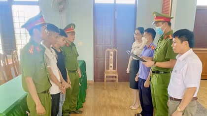 Khởi tố bắt giam các đối tượng rượt đuổi, đánh người trên Quốc lộ 12A