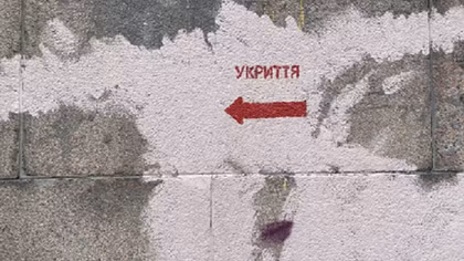 Cán bộ ngoại giao Việt Nam tại Ukraine xuống hầm trú ẩn