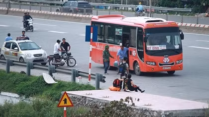 Nhiều doanh nghiệp vận tải có kế hoạch bỏ tuyến và chuyển sang chạy... dù
