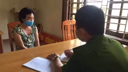Tạm giữ người phụ nữ dùng dao đâm chết chồng