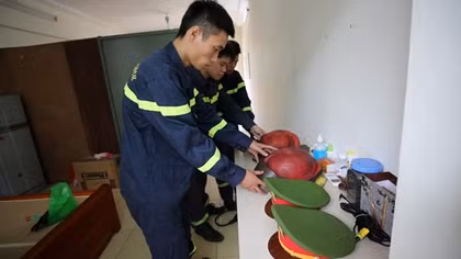 “Đến sinh vật nhỏ nhất cũng muốn sống thì không có lý do gì chúng ta từ chối lao vào lửa cứu người”
